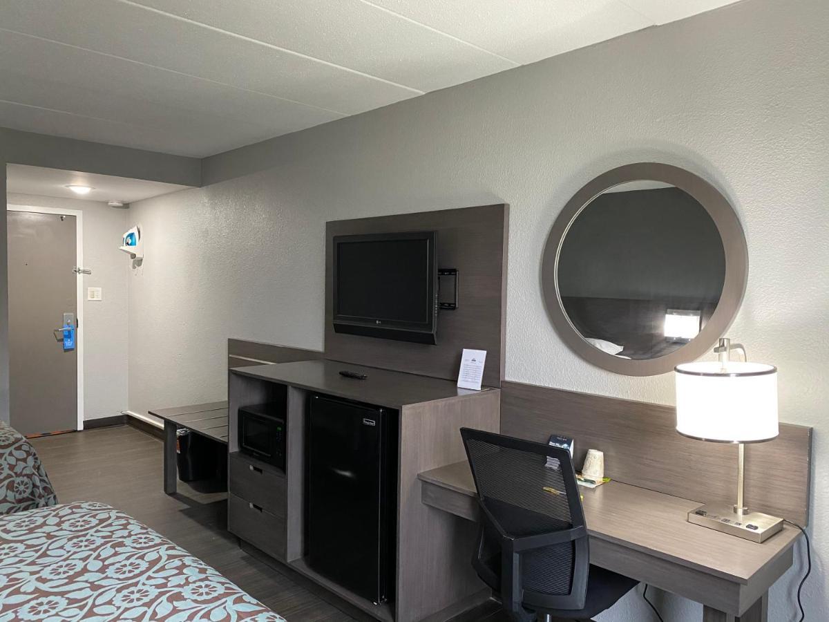 Days Inn By Wyndham Sharonville Εξωτερικό φωτογραφία