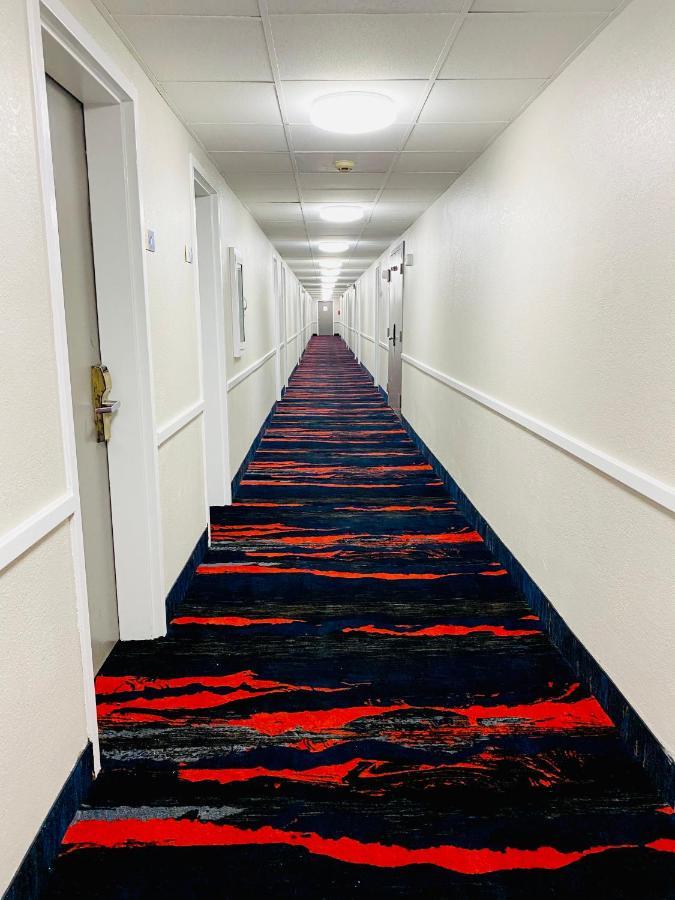 Days Inn By Wyndham Sharonville Εξωτερικό φωτογραφία