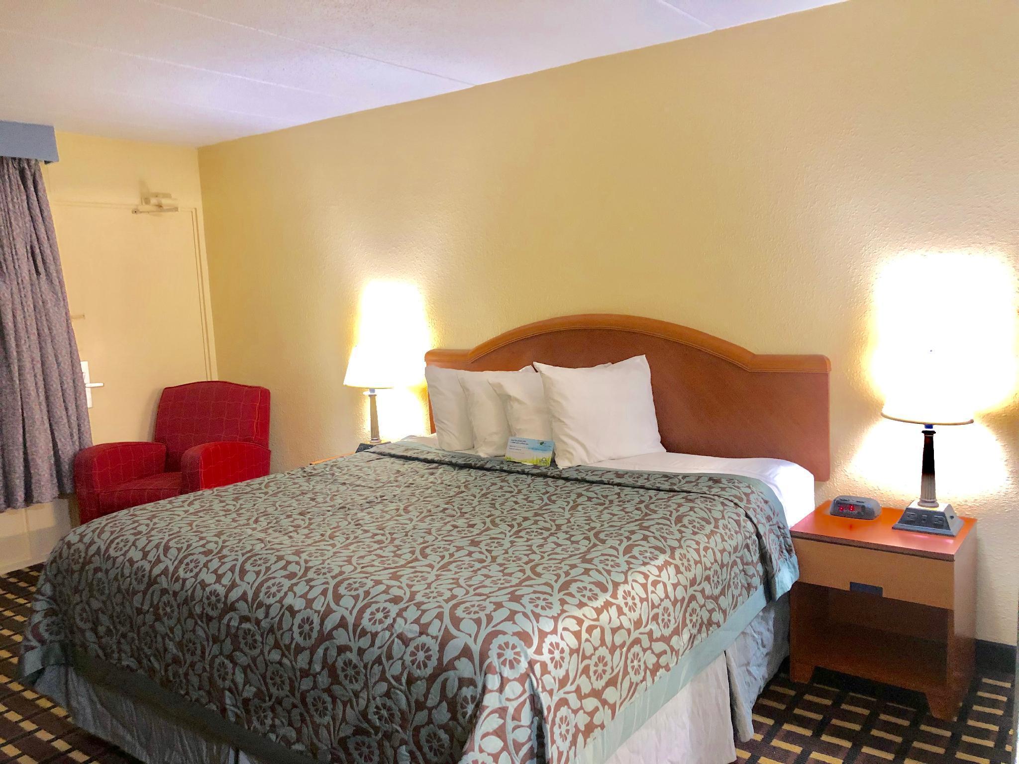 Days Inn By Wyndham Sharonville Εξωτερικό φωτογραφία