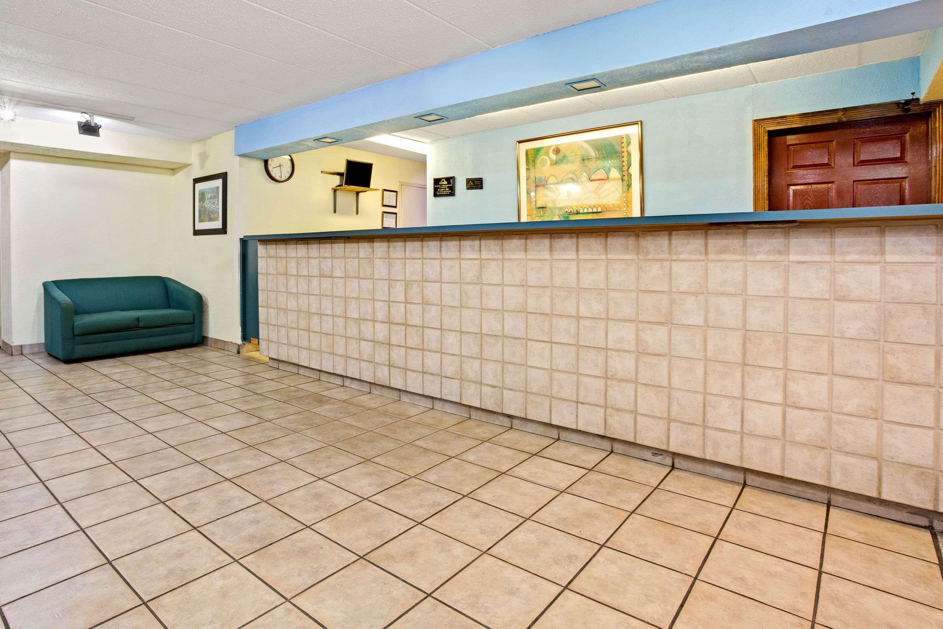 Days Inn By Wyndham Sharonville Εξωτερικό φωτογραφία