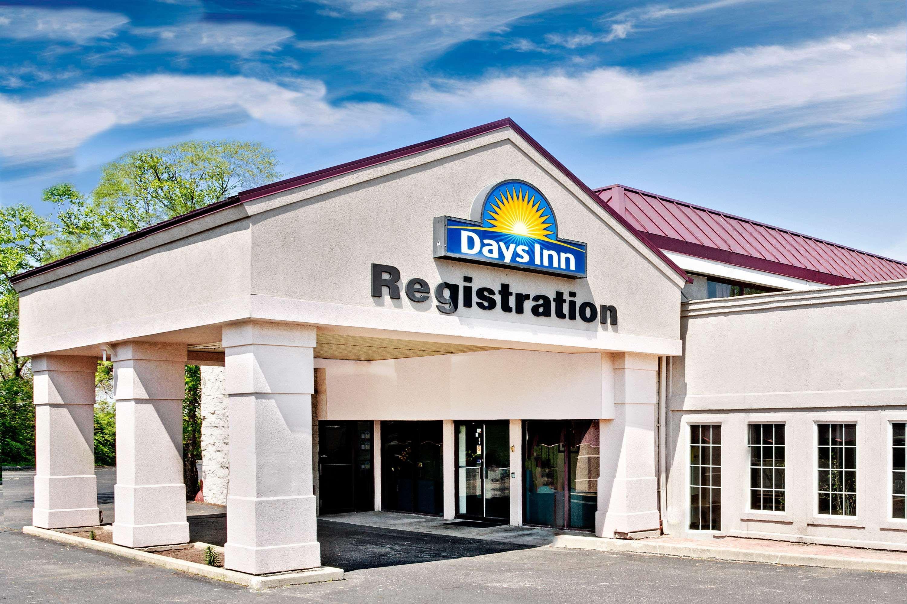 Days Inn By Wyndham Sharonville Εξωτερικό φωτογραφία