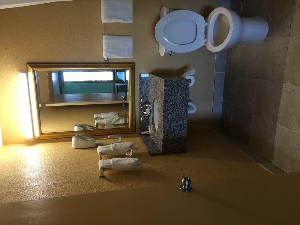Days Inn By Wyndham Sharonville Εξωτερικό φωτογραφία