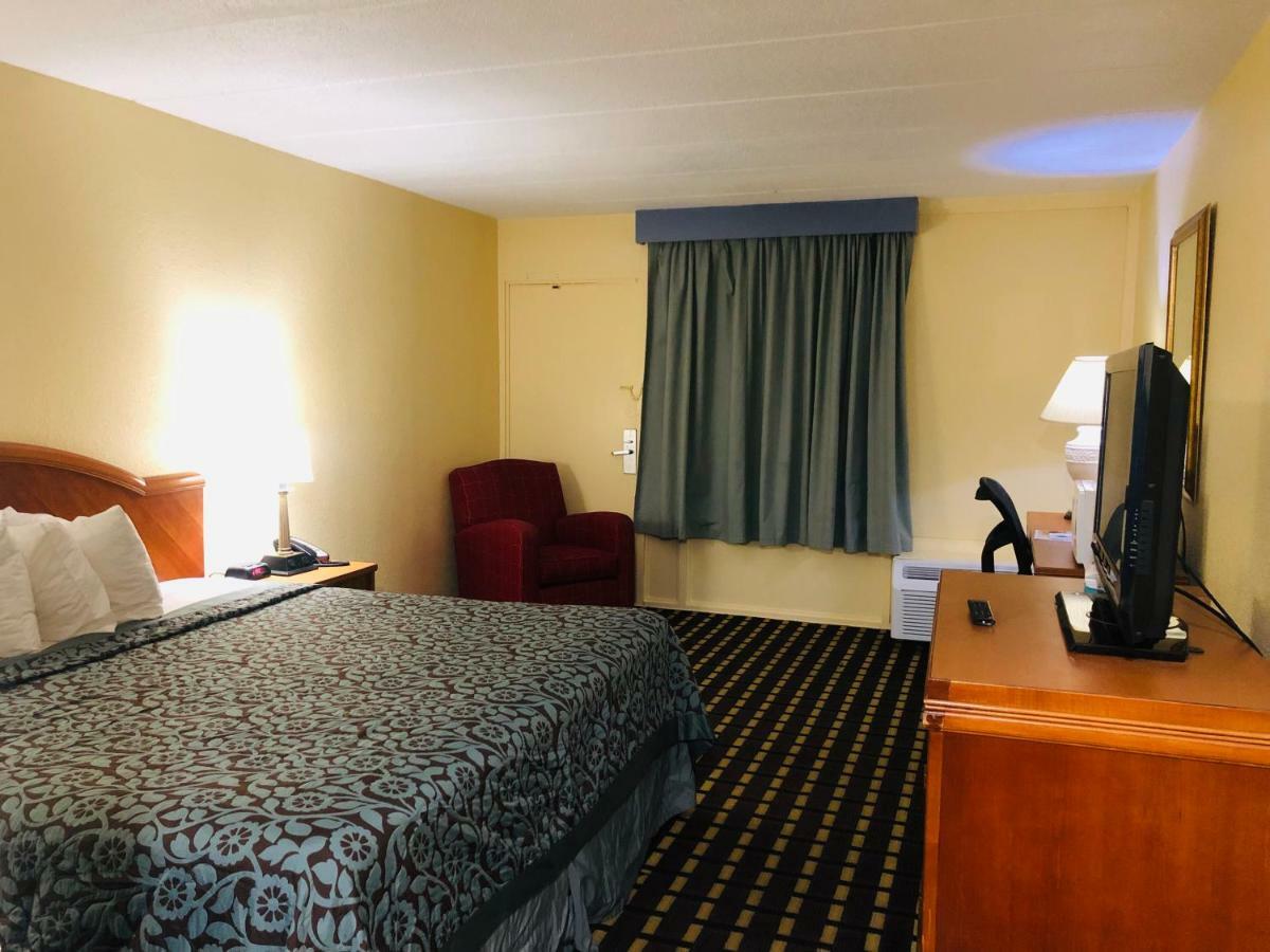 Days Inn By Wyndham Sharonville Εξωτερικό φωτογραφία