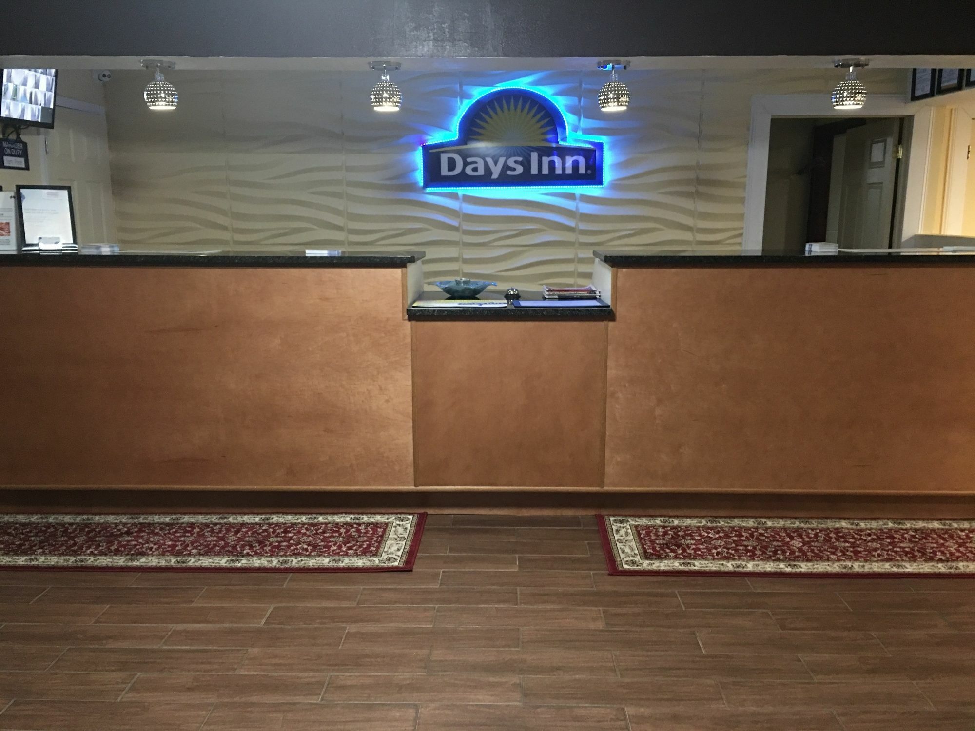 Days Inn By Wyndham Sharonville Εξωτερικό φωτογραφία