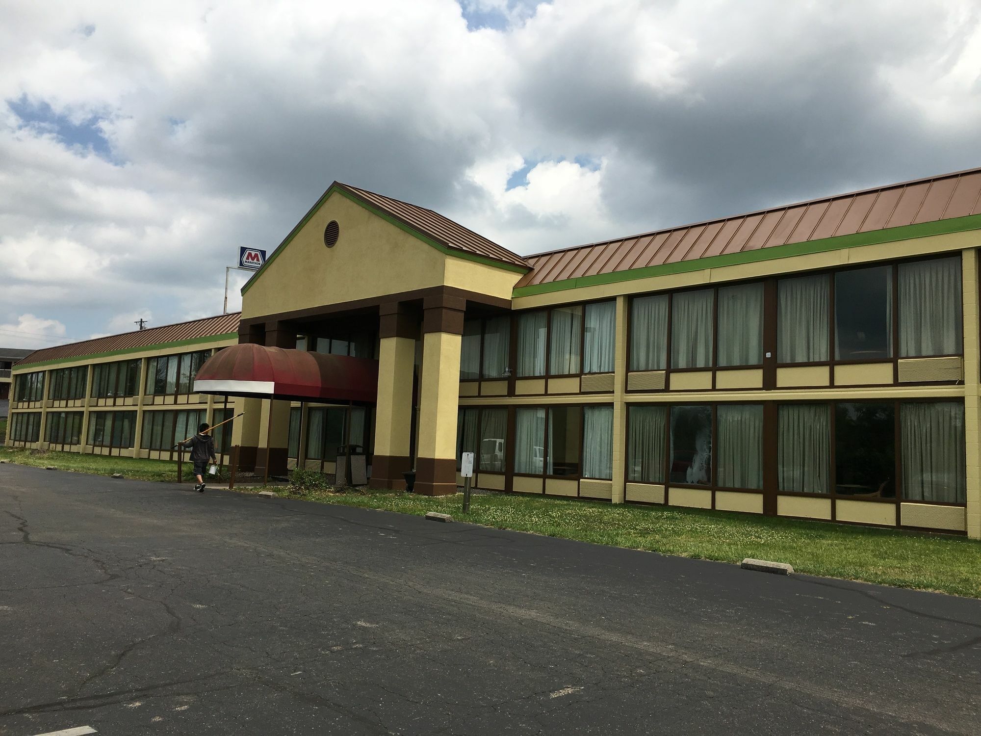 Days Inn By Wyndham Sharonville Εξωτερικό φωτογραφία
