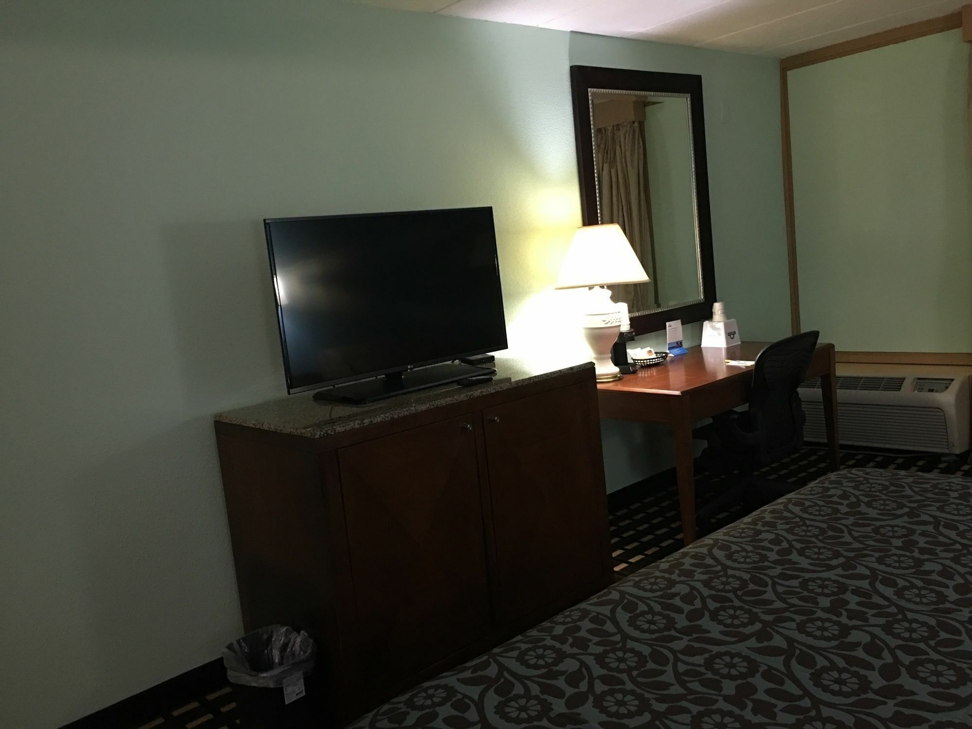Days Inn By Wyndham Sharonville Εξωτερικό φωτογραφία